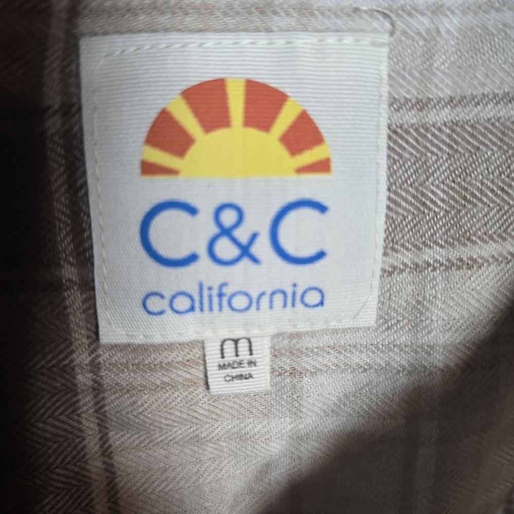 C&C California Lightweight Plaid Button Down Medium - Picture 2 of 2